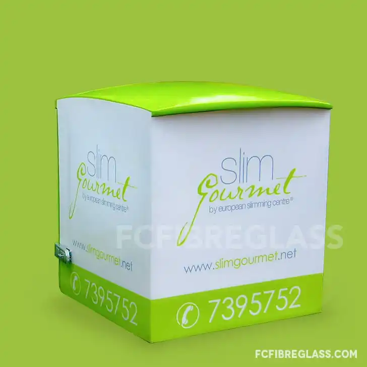 Box motor fiberglass delivery catering dengan desain display produk makanan untuk branding maksimal