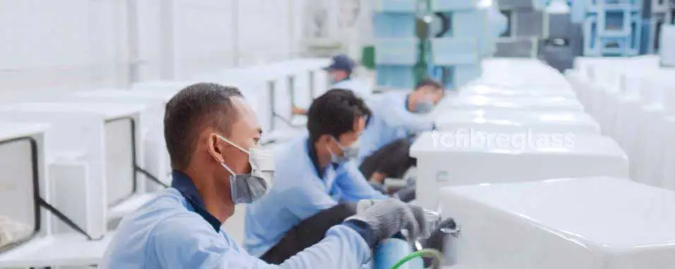 Produksi Produk Fiber di Workshop Fiberglass 01