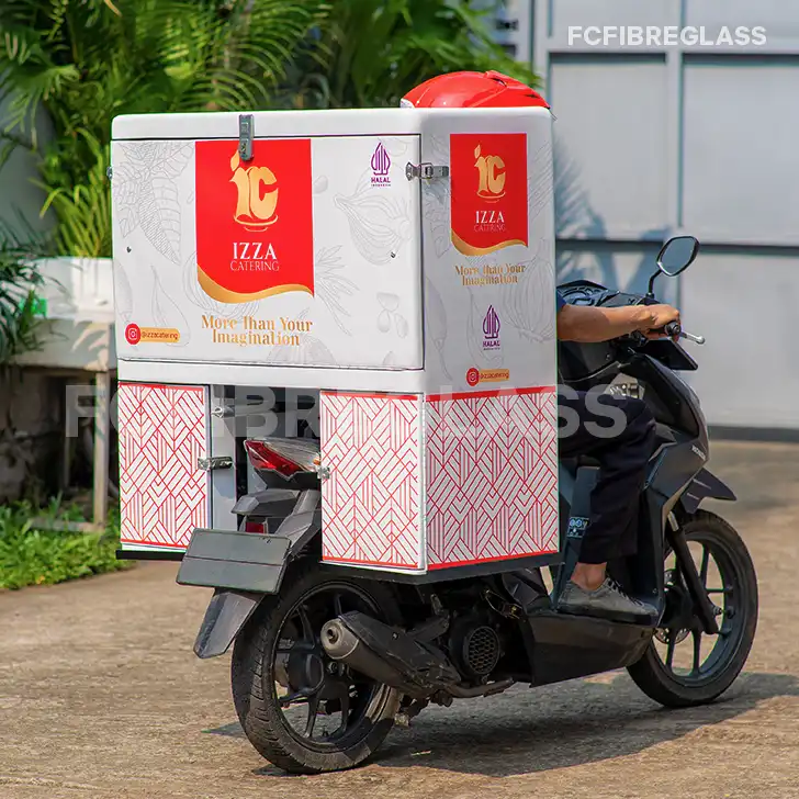 Desain box motor catering fiberglass untuk distribusi skala besar dengan branding kustom profesional.